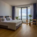 Vikendica Luxurious In *
