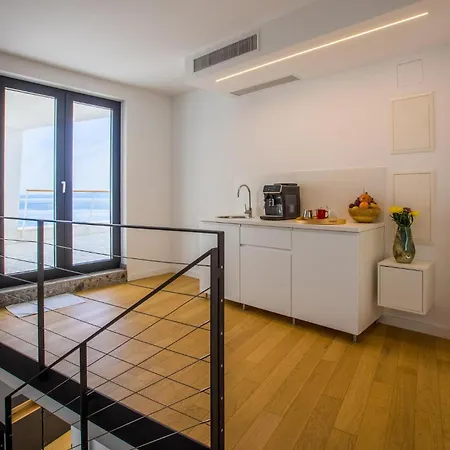 Beautiful In With Kitchen Holiday home